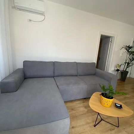 Apartment Hira