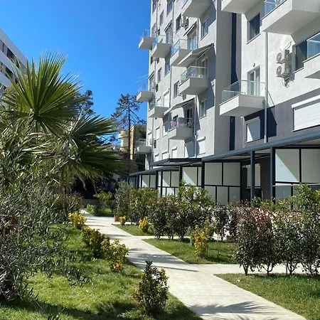 Hira Apartment *